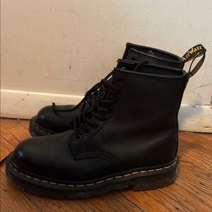 Dr. Martens Safety Work Boots Women’s 6 Black Leather AirWair. (Not steel toe)